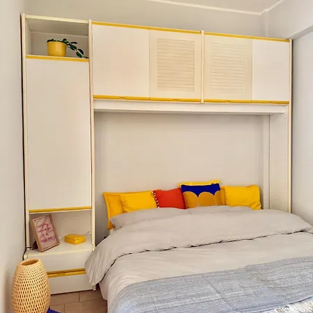 Bluemarine Beachfront *