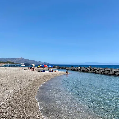 Apartment Bluemarine Beachfront Riposto