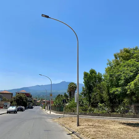 Bluemarine Beachfront Apartment Riposto